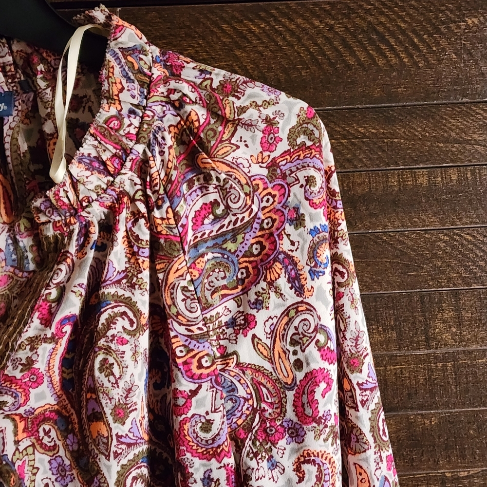 Democracy Woven Top Paisley Print 3/4 Blouson Sleeve Ruffle V-Neck Sage Burry S. - Picture 8 of 11